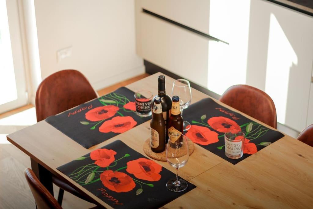 דירות גרוטאפראטה Poppy Loft מראה חיצוני תמונה