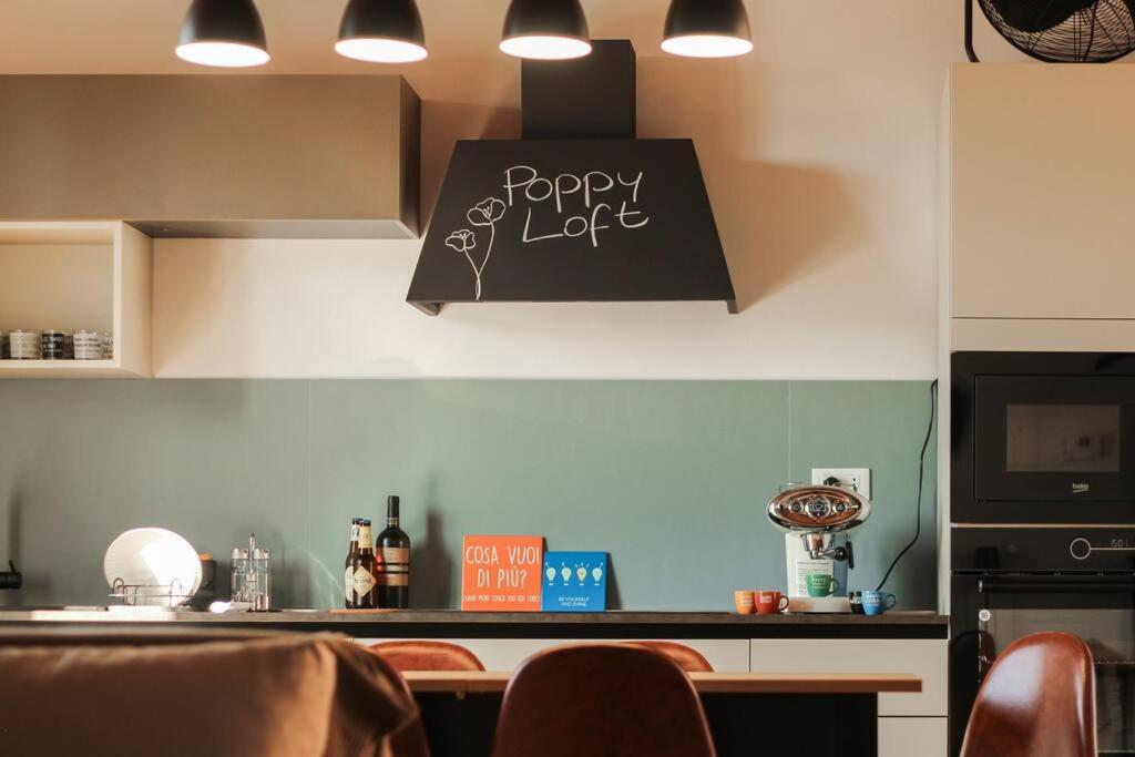 דירות גרוטאפראטה Poppy Loft מראה חיצוני תמונה